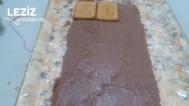 Meyveli Piramit Pasta