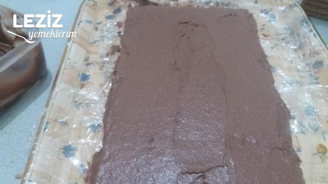 Meyveli Piramit Pasta