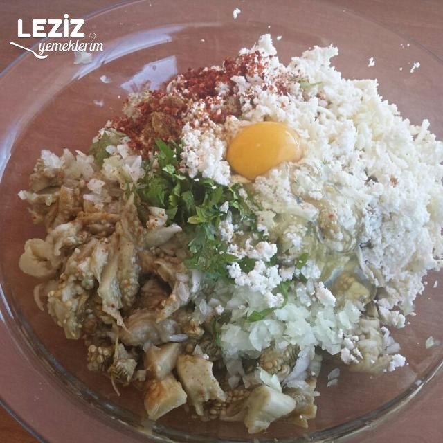 Közlenmiş Patlıcan Köftesi