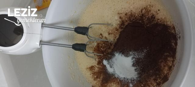 Çikolata Soslu Browni Kek Tarifi