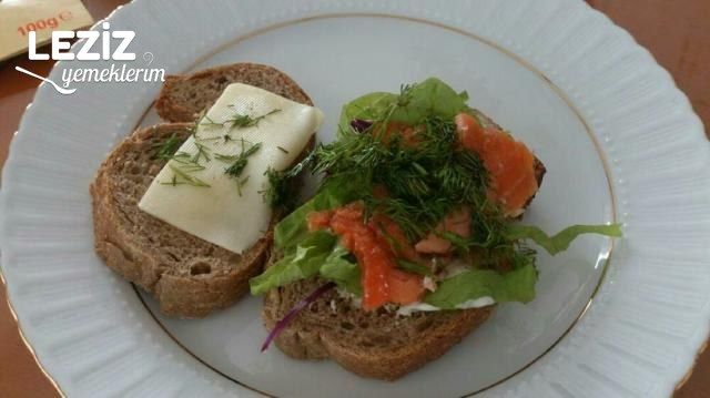 Füme Somonlu Sandviç