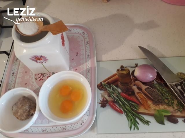 Soğanlı Kavurmalı Yumurta