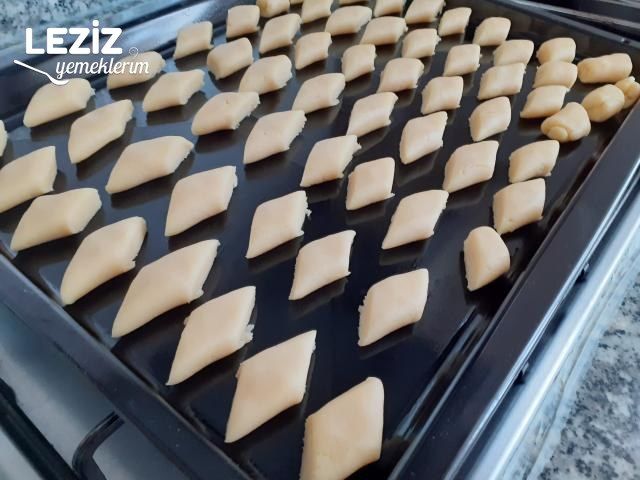 Ağızda Dağılan Tuzlu Kurabiye Nasıl Yapılır?