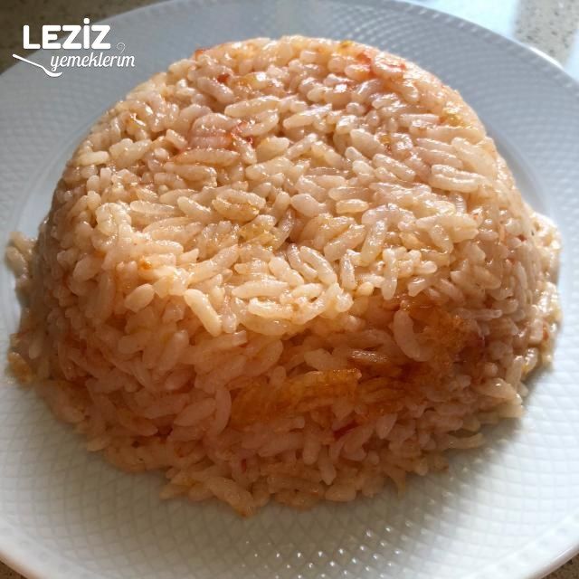 Domatesli Pilav Nasıl Yapılır