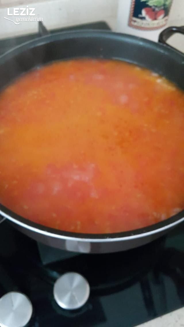 Domatesli Pilav Nasıl Yapılır