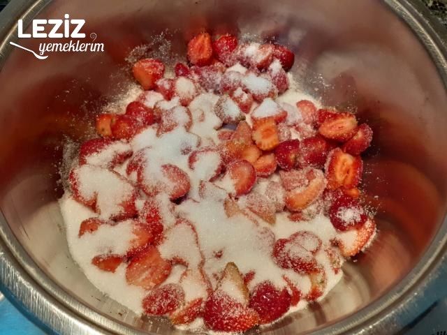 Çilek Reçeli (Kıvamı Muhteşem)