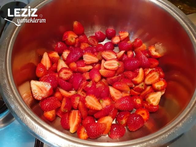 Çilek Reçeli (Kıvamı Muhteşem)