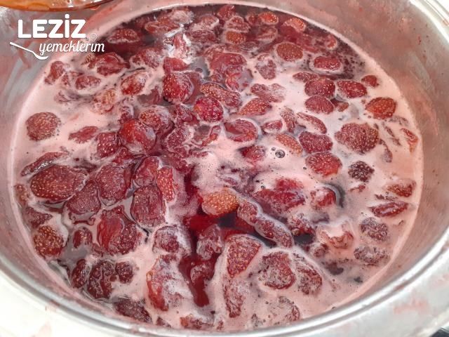 Çilek Reçeli (Kıvamı Muhteşem)