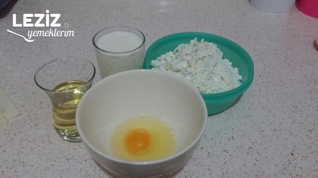 Lokmalık Peynirli Gül Böreği