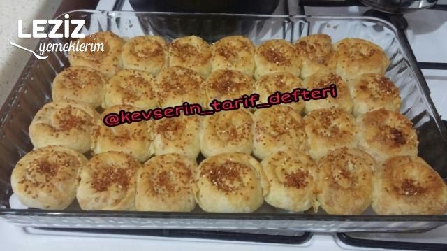 Lokmalık Peynirli Gül Böreği