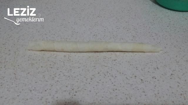 Lokmalık Peynirli Gül Böreği