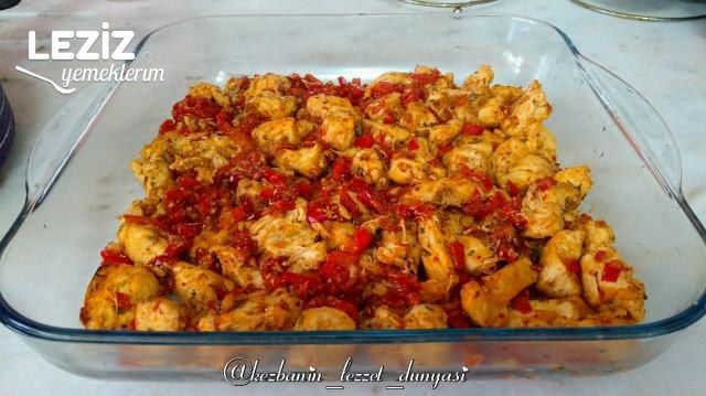 Fırında Garnitürlü Beşamel Soslu Nefis Tavuk