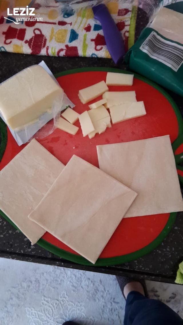 Kaşarlı Yumurtasız Milföyler