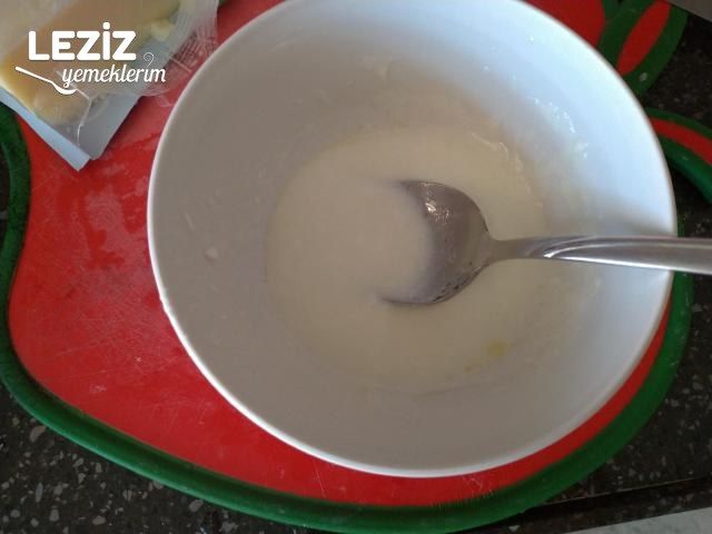 Kaşarlı Yumurtasız Milföyler