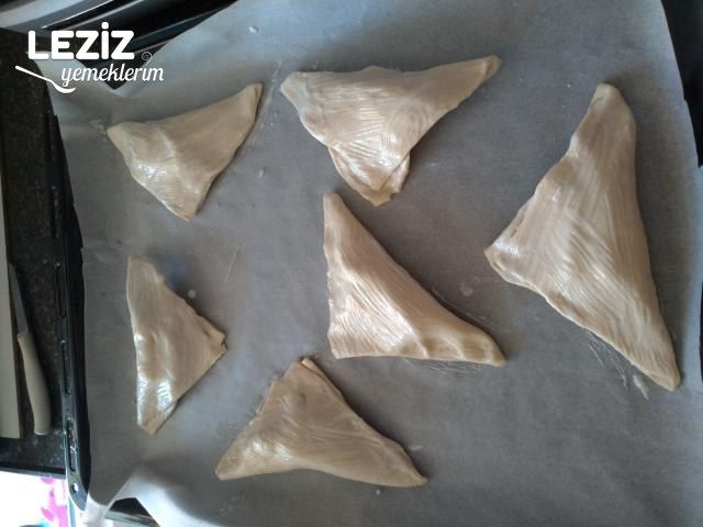 Kaşarlı Yumurtasız Milföyler