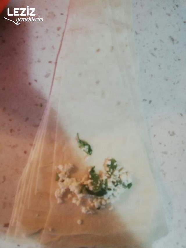 Hazır Yufkadan Buzluğa Koymak İçin Kalem Börek