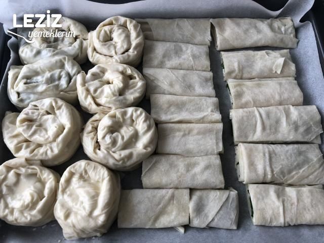 Tavuklu Gül Böreği