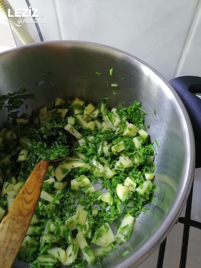 Maydonoz Sapı Çorbası