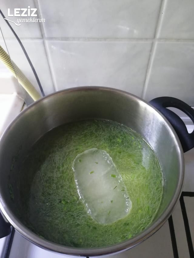 Maydonoz Sapı Çorbası