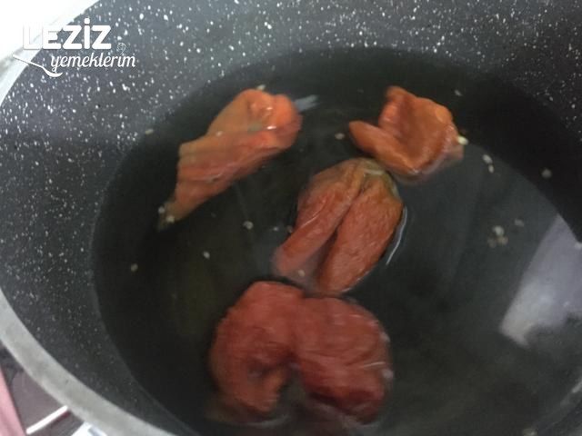 Zeytinyağlı Dolma Nasıl Yapılır?