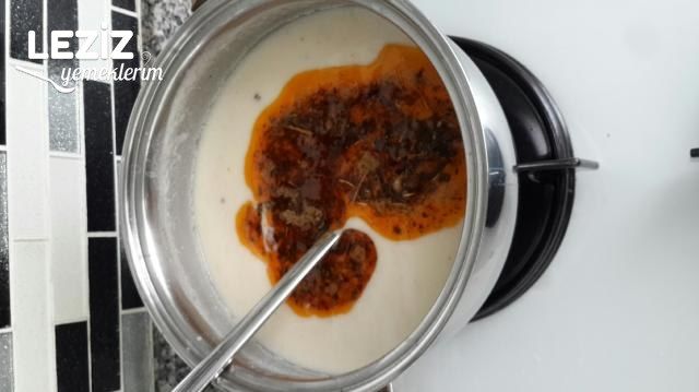 Et Suyunu Terbiyeli Arpa Şehriye Çorbası