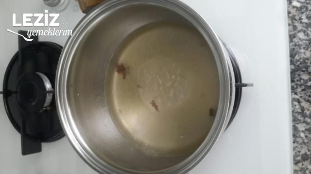 Et Suyunu Terbiyeli Arpa Şehriye Çorbası