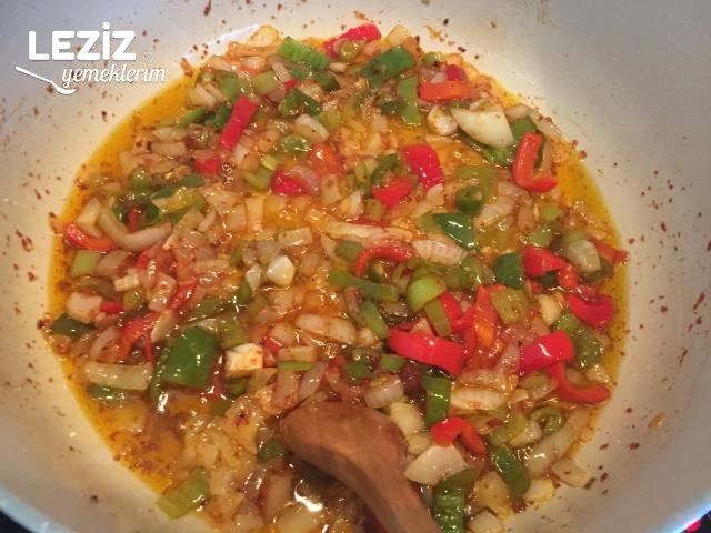 Zeytinyağlı Patlıcan Yemeği