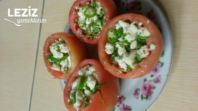 Domates Çanağında Lor Salatası