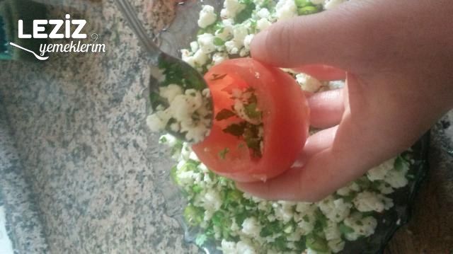 Domates Çanağında Lor Salatası