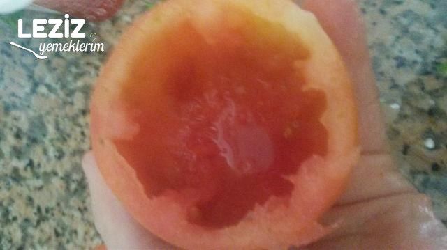 Domates Çanağında Lor Salatası