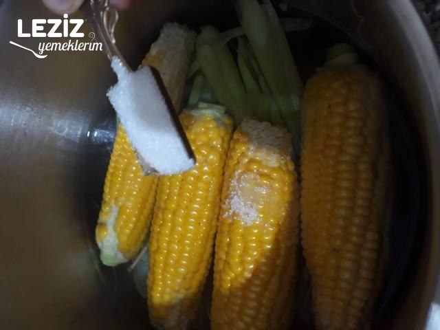 Süt Mısır Haşlama Tarifi