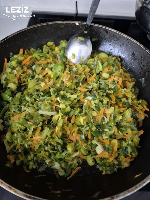 Pırasalı Tuzlu Kek Nasıl Yapılır