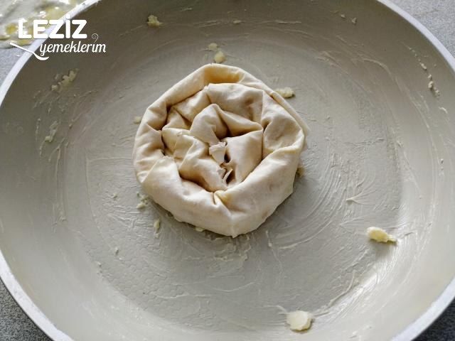 Tavada Peynrili Dolama Börek