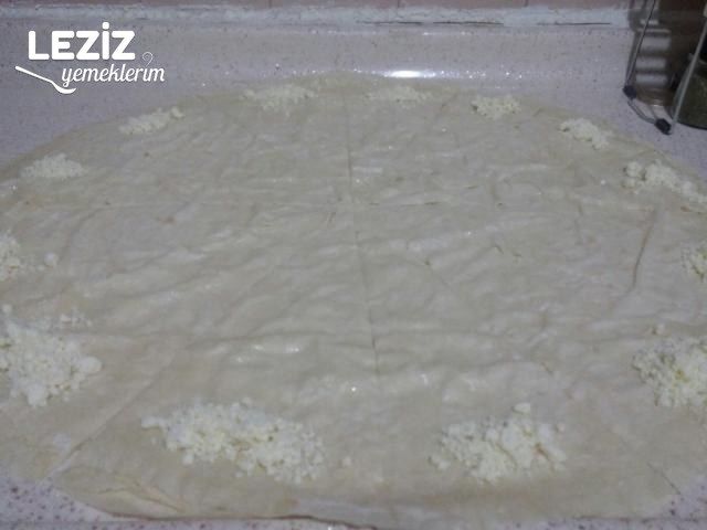 5 Dakikada Puf Puf Kabaran Çıtır Çıtır Sodalı Börek