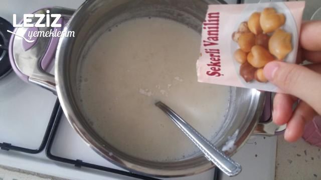 Kupta Muhallebi Kıvamında Cevizli Ve Fıstıklı Tatlı