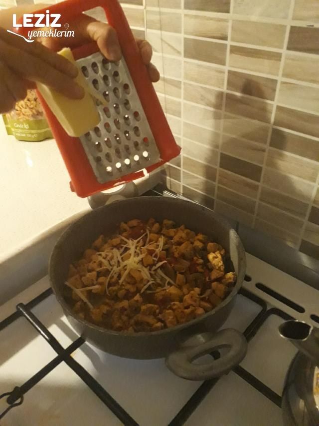 Nefis Tavuklu Mantar Sote