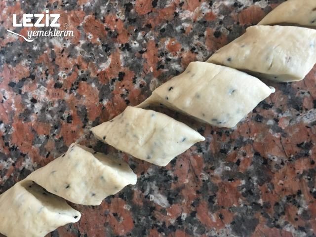 Rezeneli Mahlepli Çörek Otlu Çörek