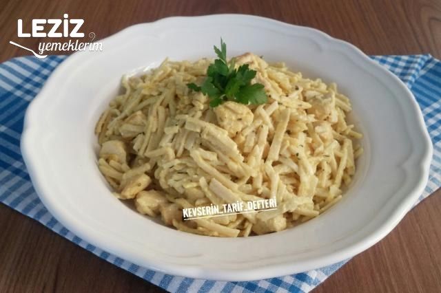Kremalı Tavuklu Körili Enfes Erişte Tarifi