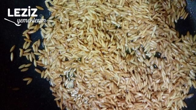 Tavuk Suyuna Tereyağlı Pirinç Pilavı