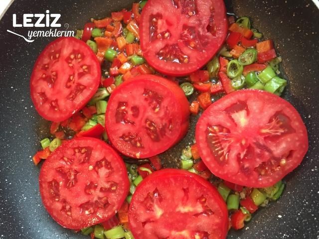 Sebzeli Yumurta Kapama