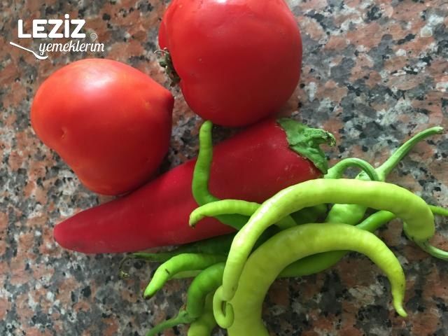 Sebzeli Yumurta Kapama