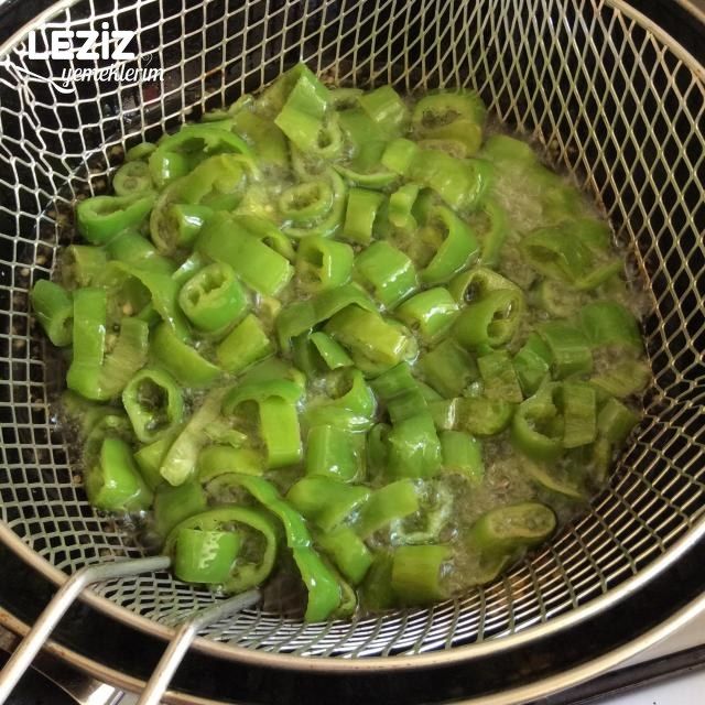 Soslu Patlıcan Biber Kızartma