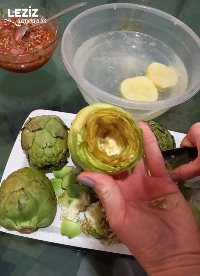 Zeytinyağlı Enginar Dolması