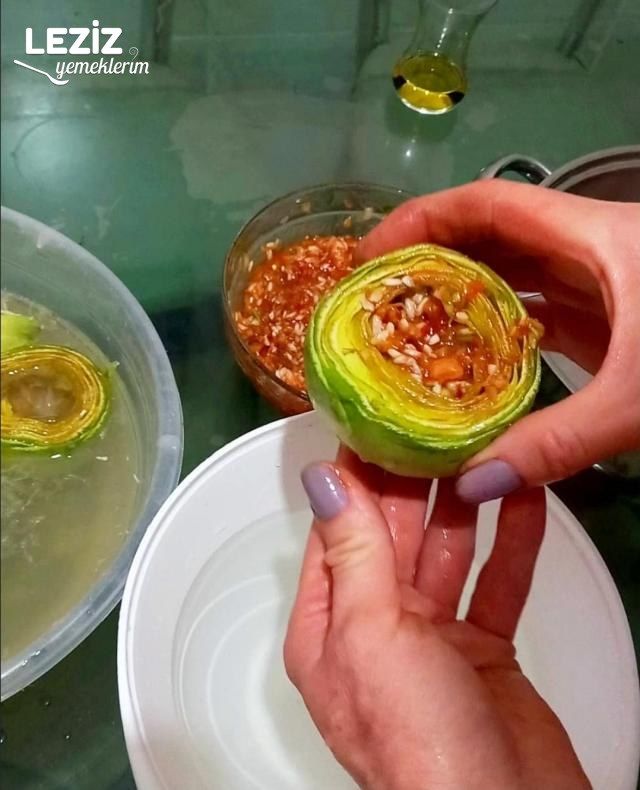 Zeytinyağlı Enginar Dolması