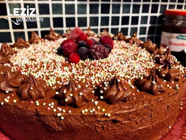 En Pratiğinden Yaş Pasta