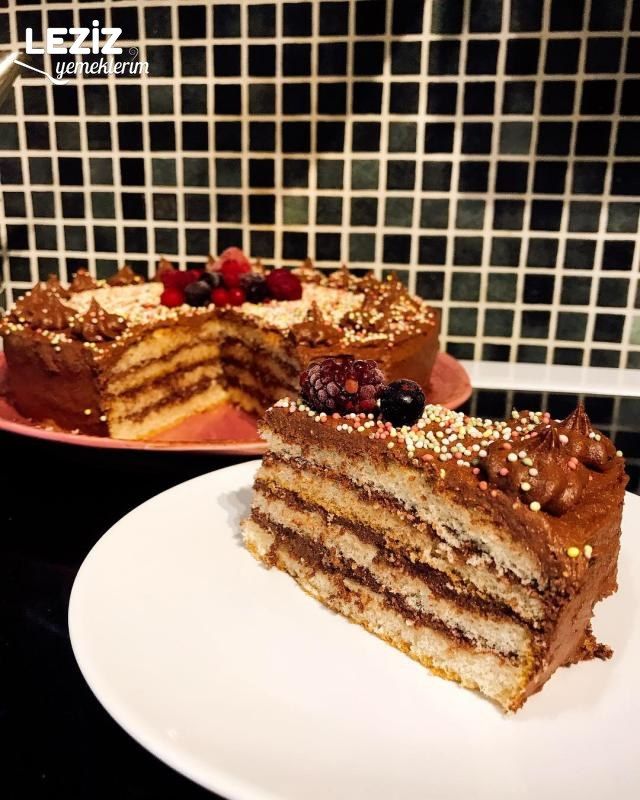 En Pratiğinden Yaş Pasta