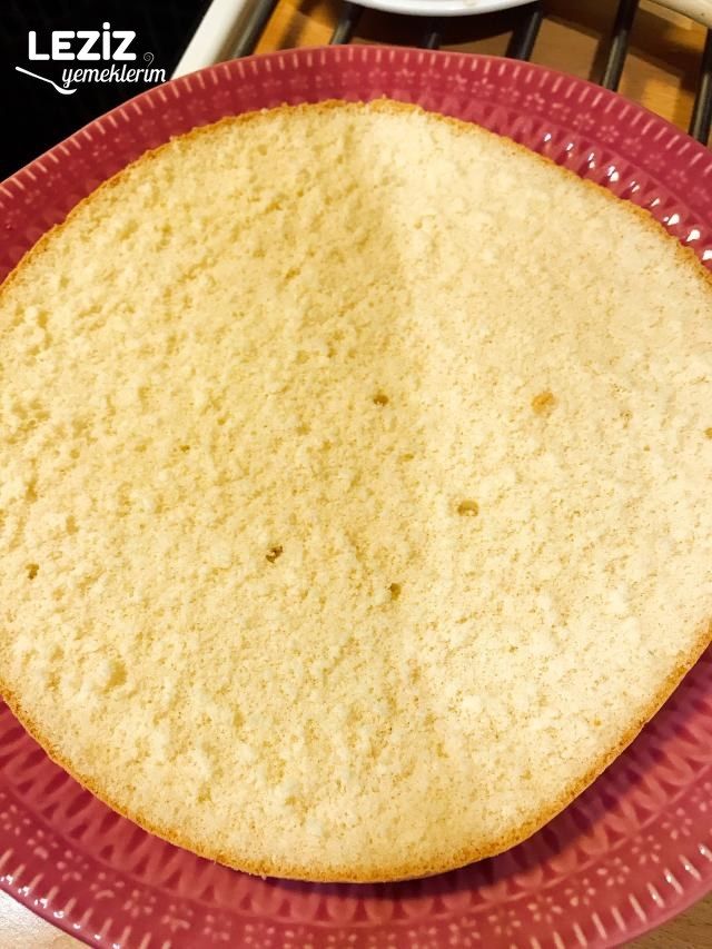 En Pratiğinden Yaş Pasta