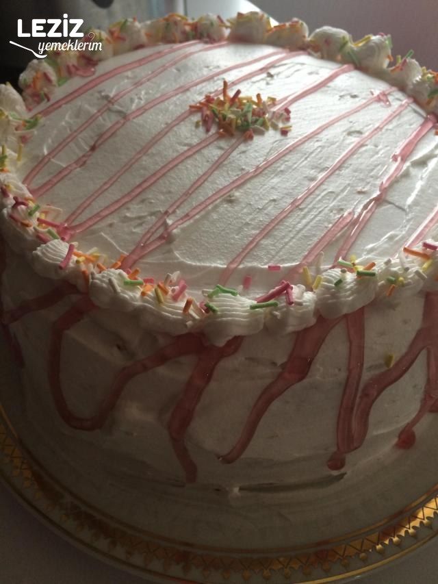 Muzlu Yaş Pasta Nasıl Yapılır