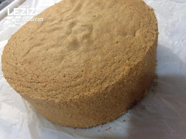 Muzlu Yaş Pasta Nasıl Yapılır