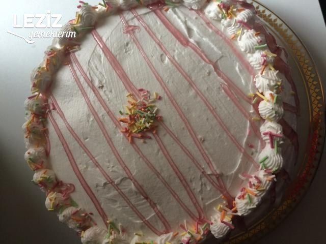 Muzlu Yaş Pasta Nasıl Yapılır